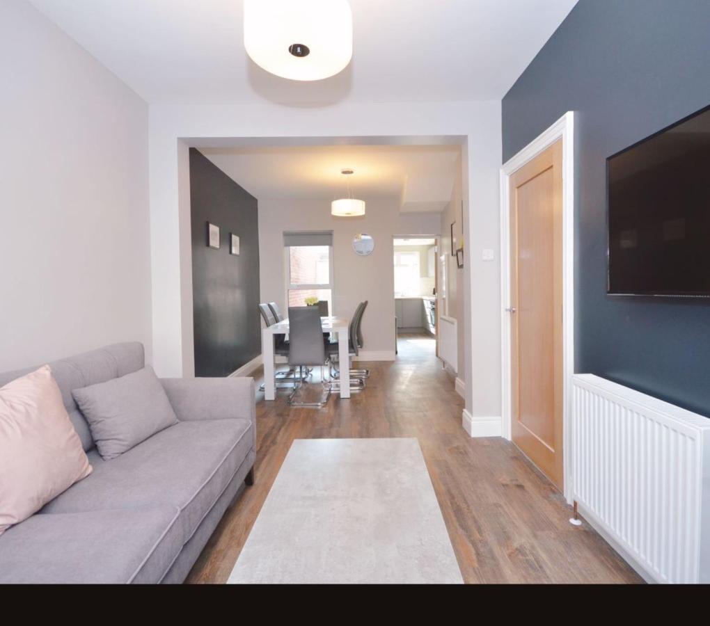 Queens Quarter Townhouse 1 Белфаст Екстериор снимка